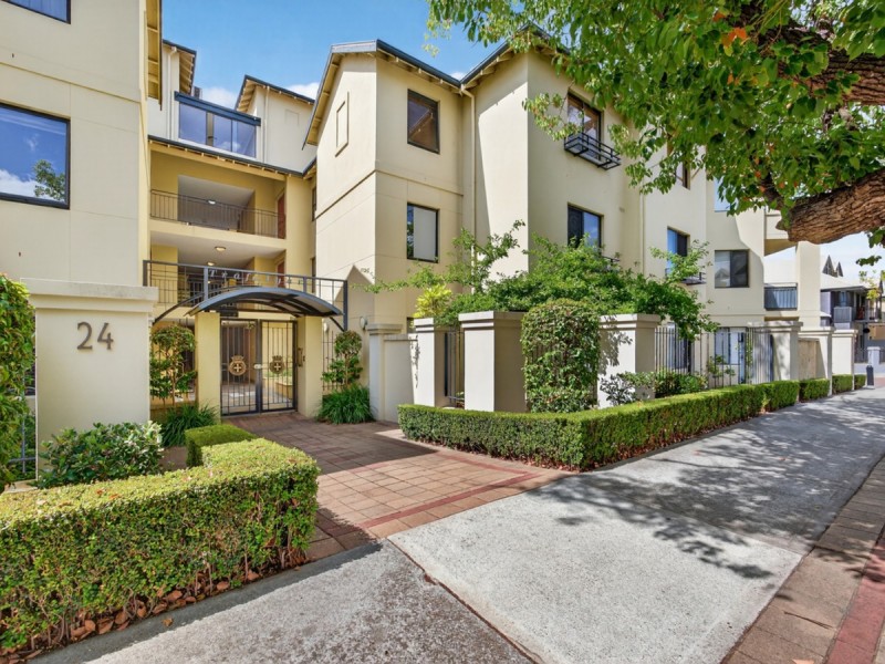 2/24 Constitution Street, East Perth WA 6004