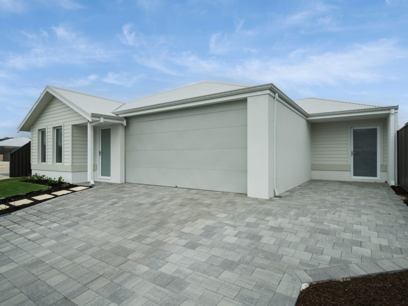 1B Chestnut Way, Eglinton WA 6034