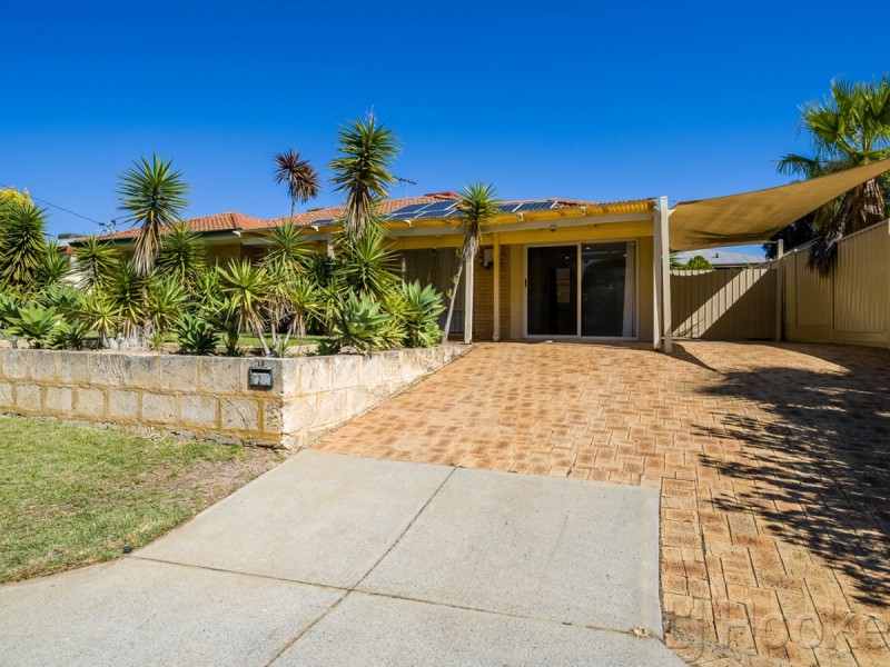 15 Addison Gardens, Merriwa WA 6030