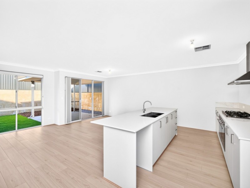 17 Napoli Way, Mindarie WA 6030