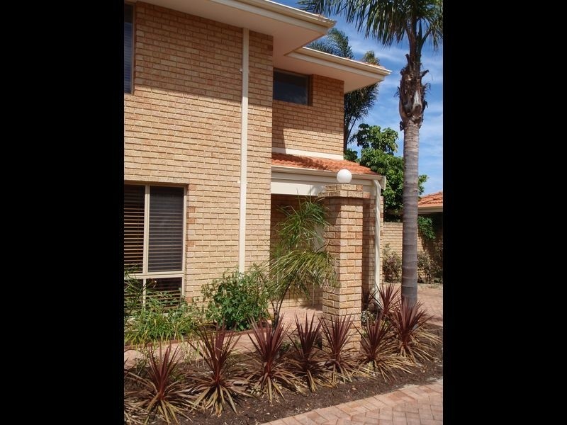 2/5 Camden Street, Dianella WA 6059