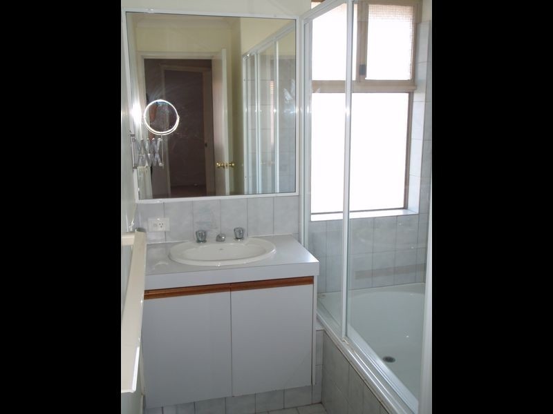 2/5 Camden Street, Dianella WA 6059