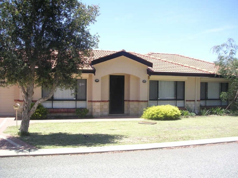 2 Graham Place, Redcliffe WA 6104