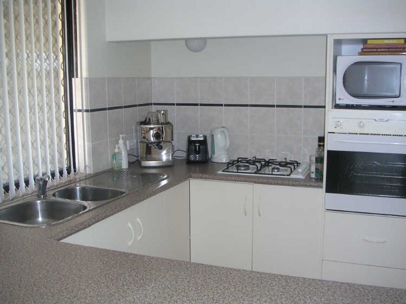 2 Graham Place, Redcliffe WA 6104