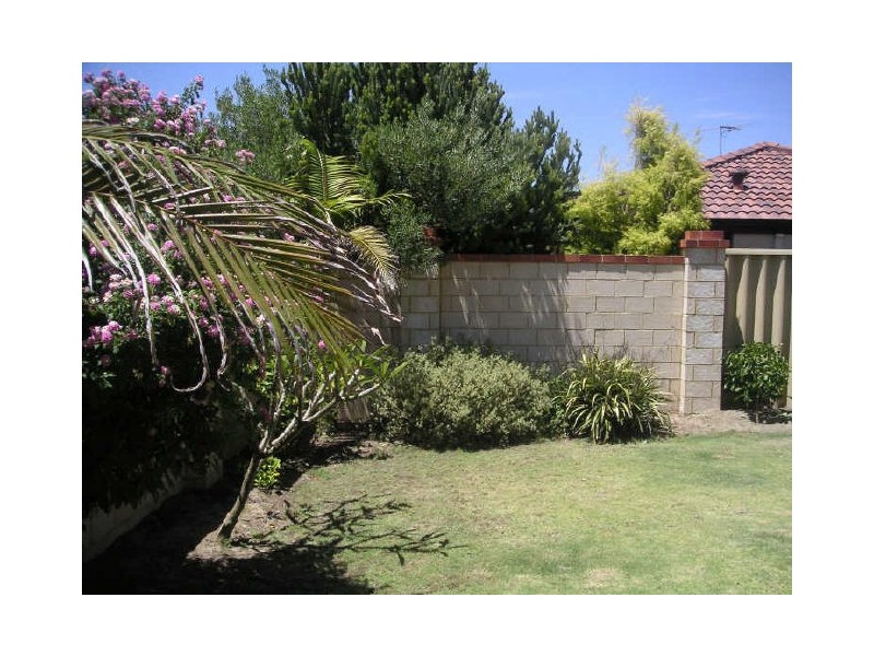 2 Graham Place, Redcliffe WA 6104