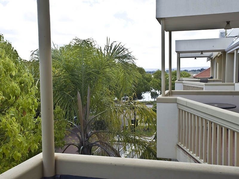 40/22 Nile Street, East Perth WA 6004