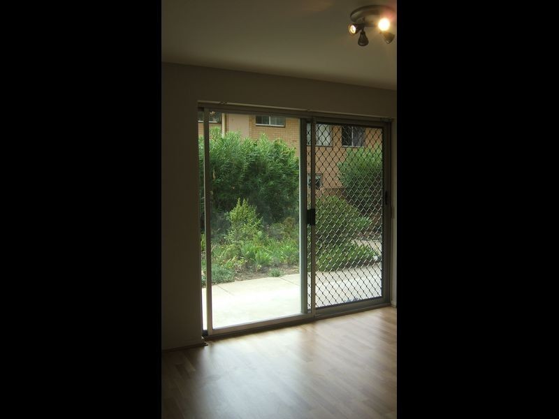 1/10 Tyre Avenue, Riverton WA 6148