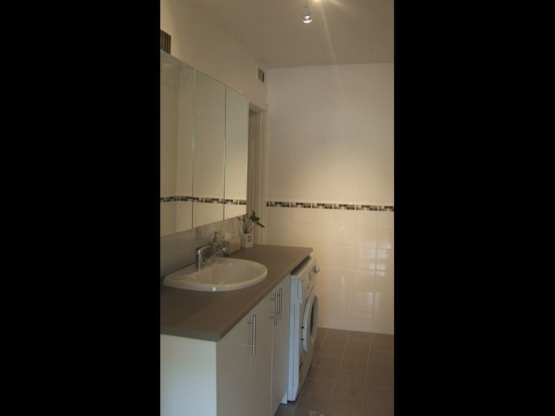 1/10 Tyre Avenue, Riverton WA 6148