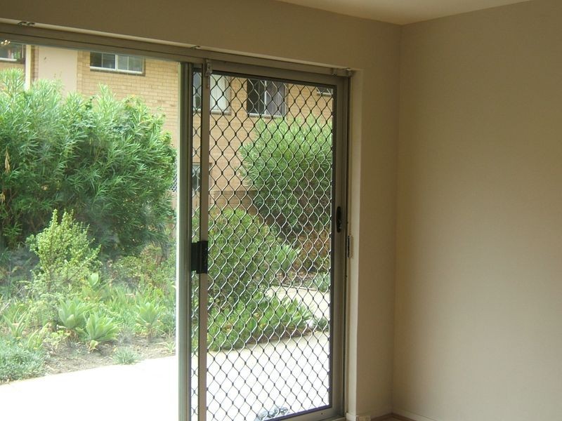 1/10 Tyre Avenue, Riverton WA 6148