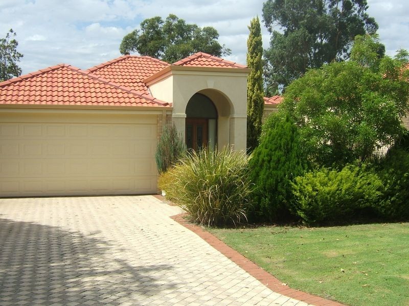 1/10 Tyre Avenue, Riverton WA 6148