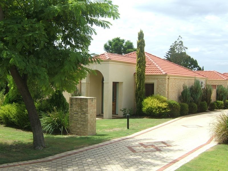 1/10 Tyre Avenue, Riverton WA 6148