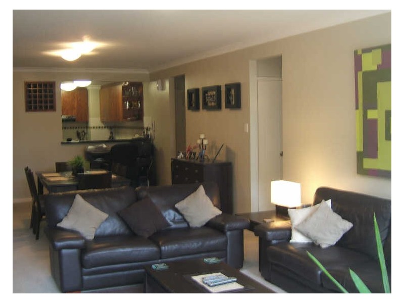 4/2 Henry Lawson Walk, East Perth WA 6004