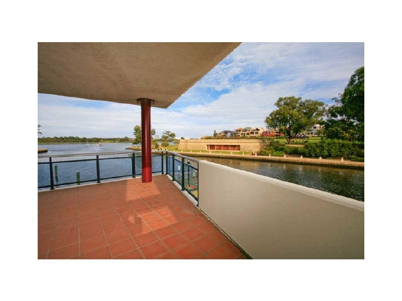 2/1 Henry Lawson Walk, East Perth WA 6004