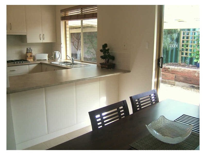 4/11 Wall Street, Maylands WA 6051