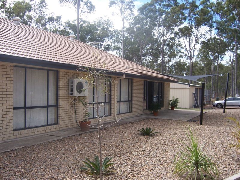 3 Lewis Court, Lockyer Waters QLD 4311