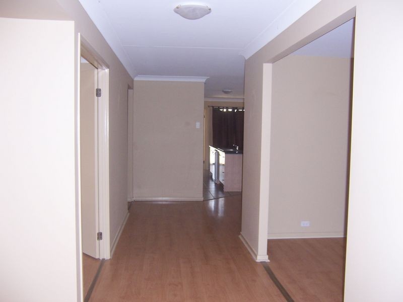 3 Lewis Court, Lockyer Waters QLD 4311