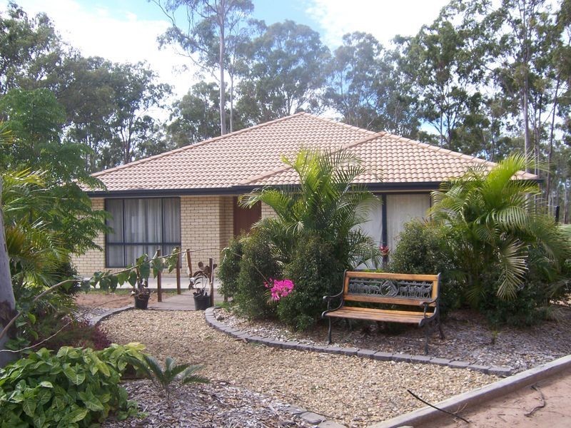 3 Lewis Court, Lockyer Waters QLD 4311