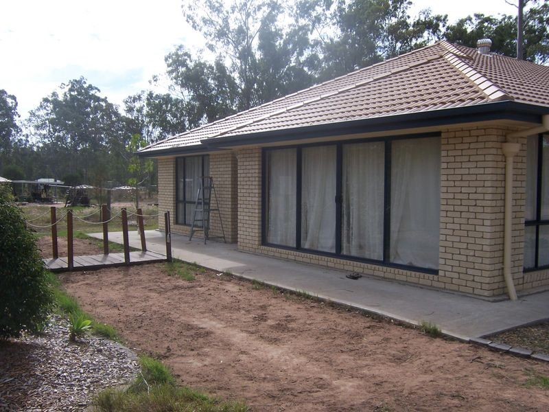 3 Lewis Court, Lockyer Waters QLD 4311