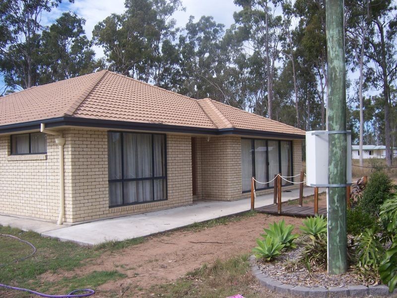 3 Lewis Court, Lockyer Waters QLD 4311