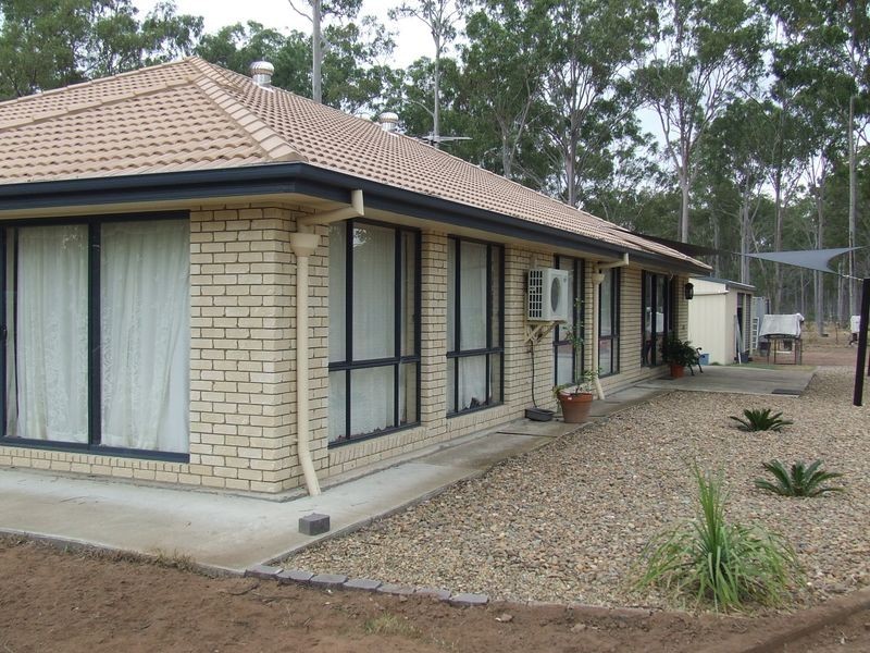 3 Lewis Court, Lockyer Waters QLD 4311