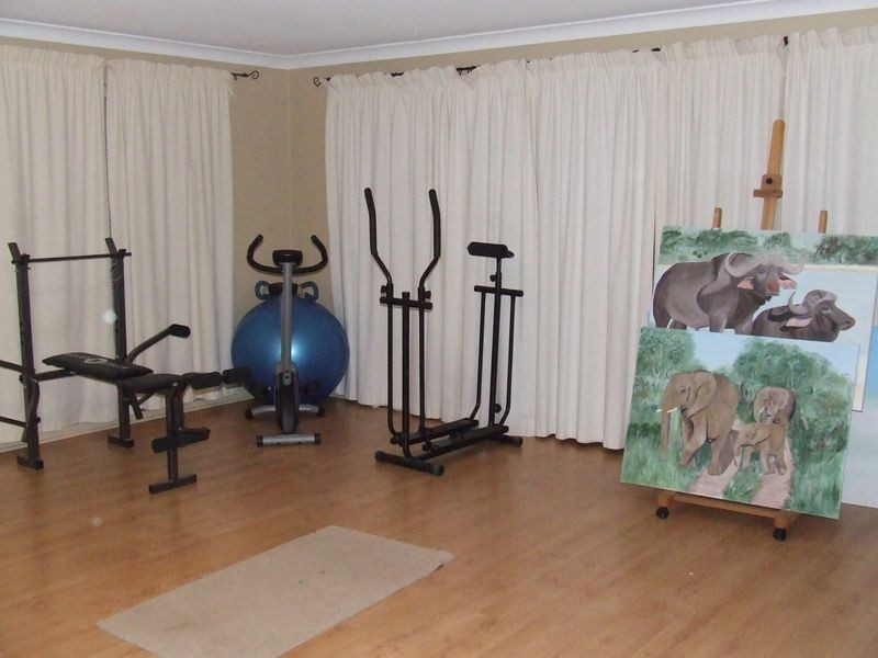 3 Lewis Court, Lockyer Waters QLD 4311