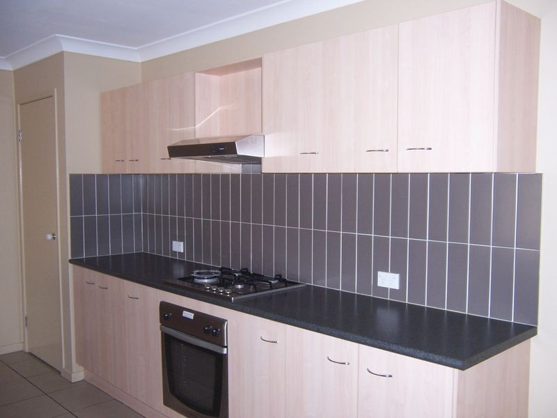 3 Lewis Court, Lockyer Waters QLD 4311