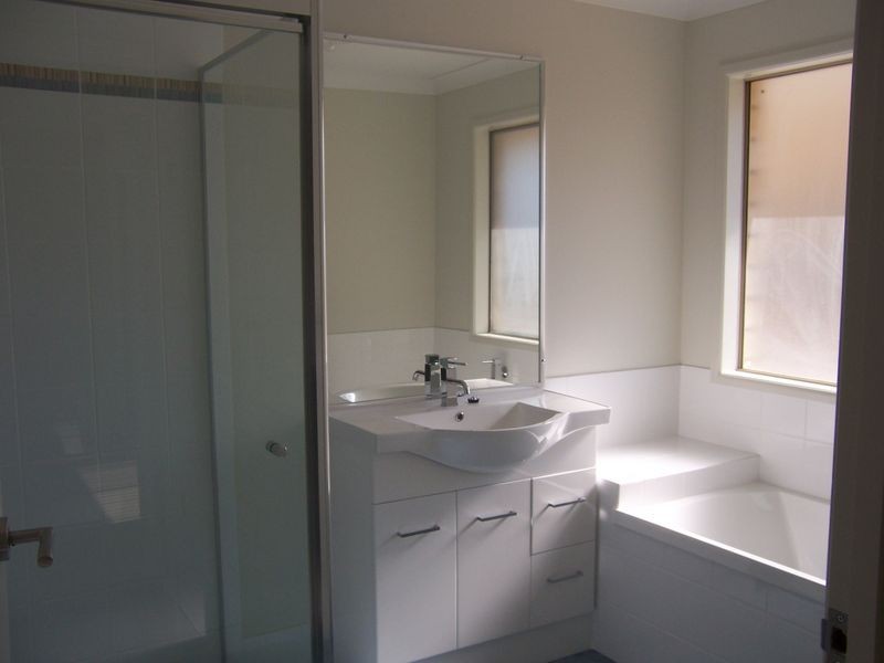 15 Cockatoo Drive, Adare QLD 4343