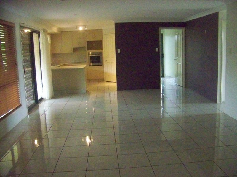 6 Kyle Close, Placid Hills QLD 4343