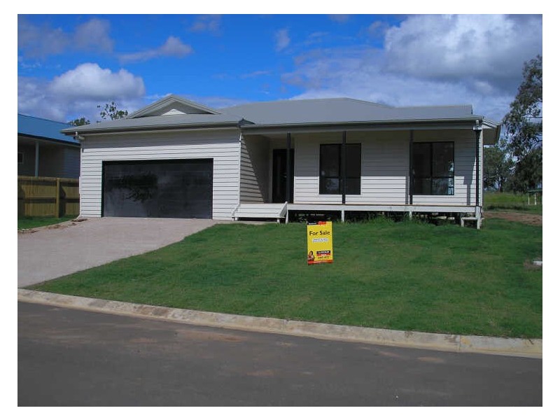 8 Carly Drive, Helidon QLD 4344