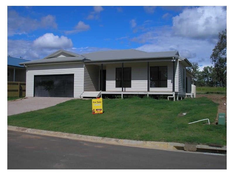 8 Carly Drive, Helidon QLD 4344