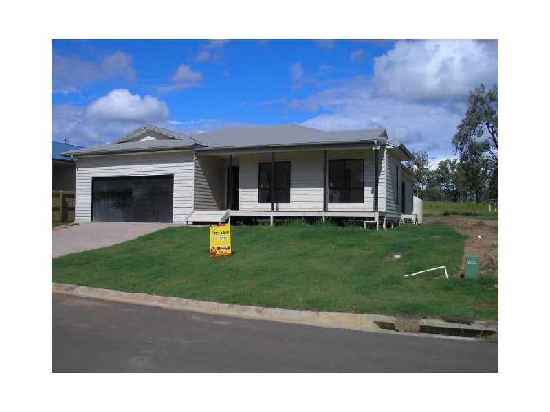 8 Carly Drive, Helidon QLD 4344
