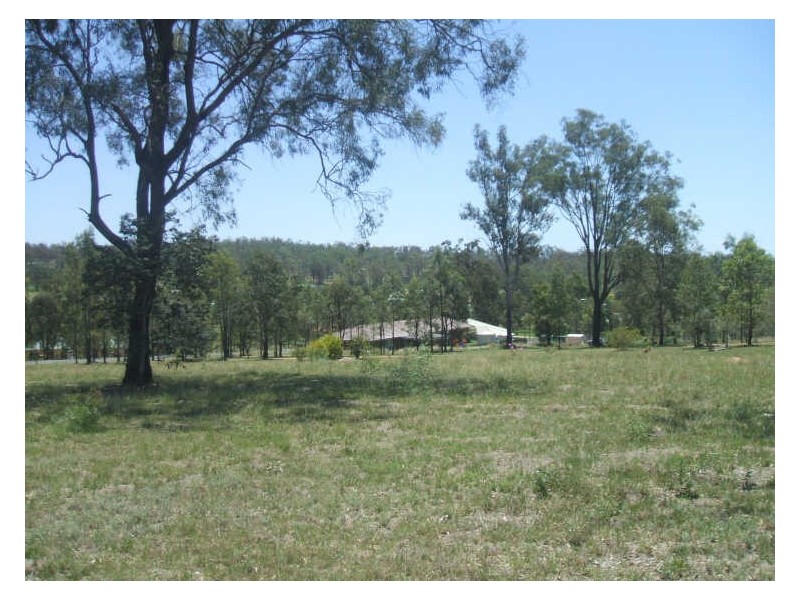 24 Challenge Av, Kensington Grove QLD 4341