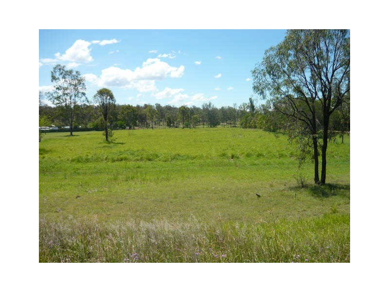 41 Challenge Avenue, Kensington Grove QLD 4341