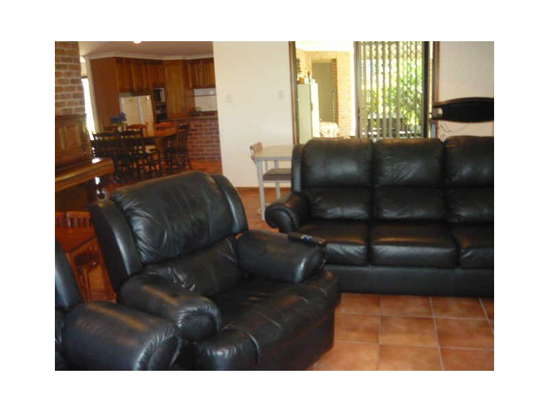 31 Folbigg Court, Lake Clarendon QLD 4343