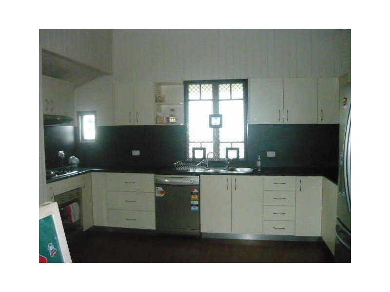 8 William Street, Gatton QLD 4343