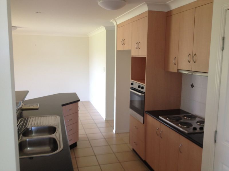 18 Kyle Close, Placid Hills QLD 4343