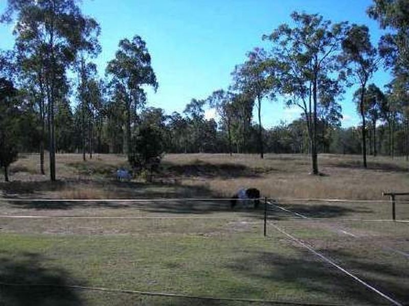 20 York Court, Mount Hallen QLD 4312