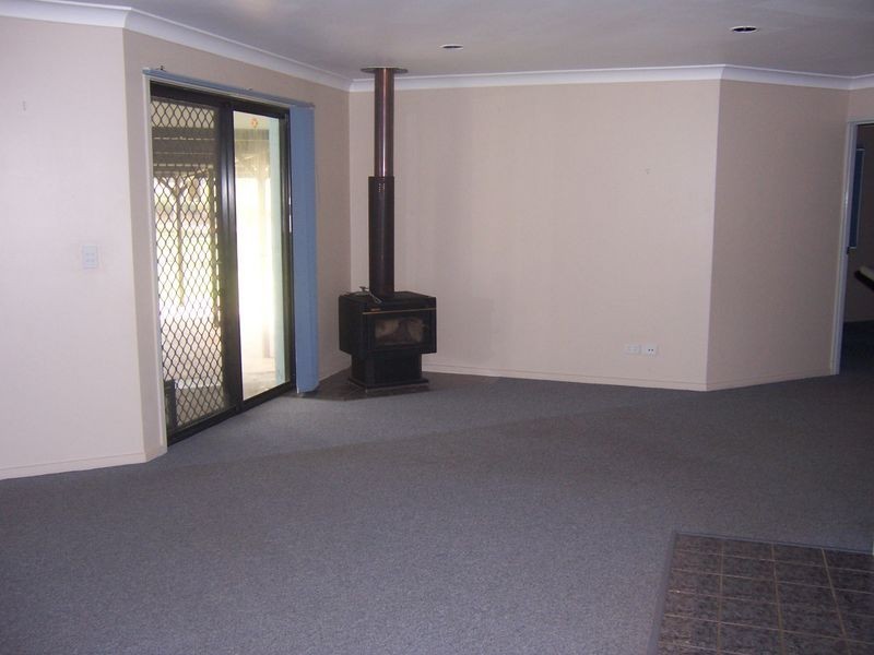 20 York Court, Mount Hallen QLD 4312