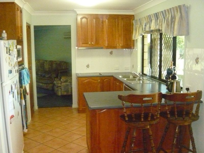 54 Parklea Drive, Placid Hills QLD 4343