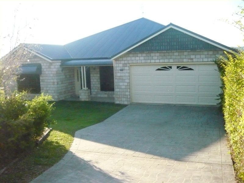 54 Parklea Drive, Placid Hills QLD 4343