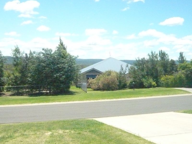 54 Parklea Drive, Placid Hills QLD 4343