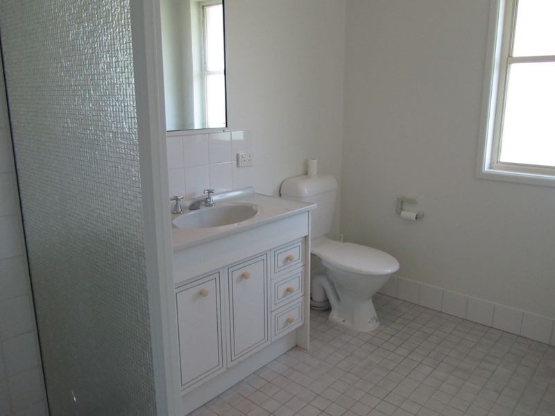 23 Naomi Road, Lockyer Waters QLD 4311