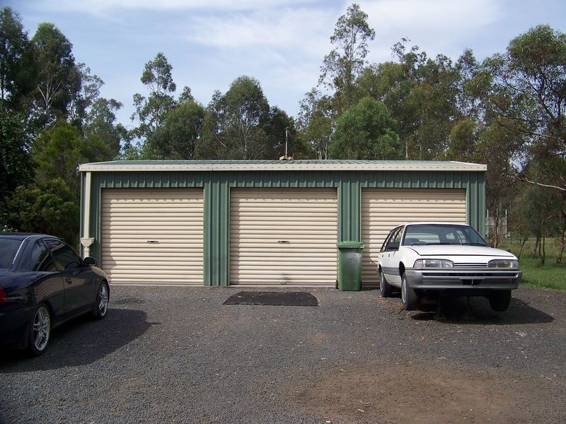 246 Gatton Esk Road, Lake Clarendon QLD 4343