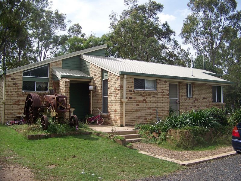 246 Gatton Esk Road, Lake Clarendon QLD 4343