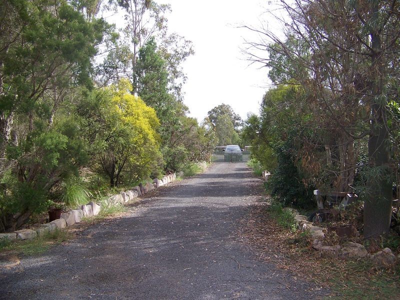 246 Gatton Esk Road, Lake Clarendon QLD 4343