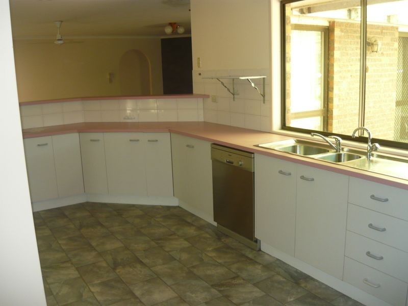 8 Langtons Lane, Esk QLD 4312