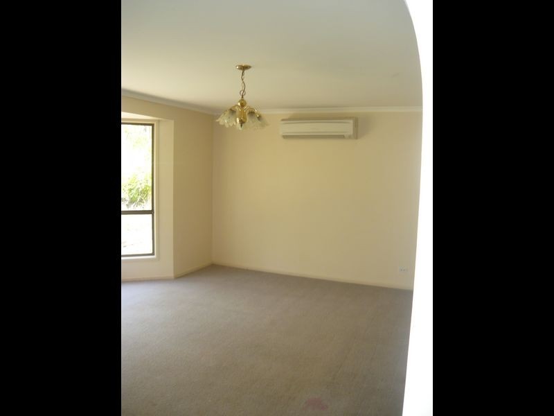 8 Langtons Lane, Esk QLD 4312