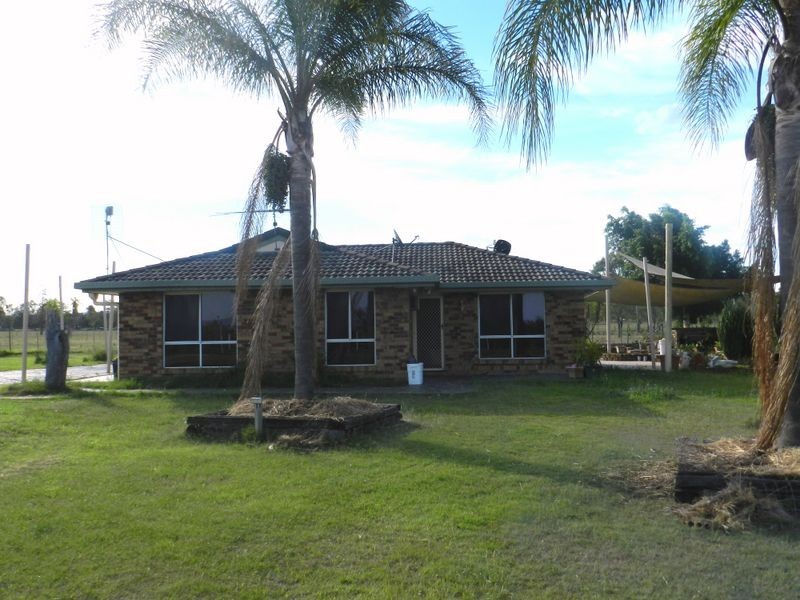 17 Topaz Crescent, Lockyer Waters QLD 4311