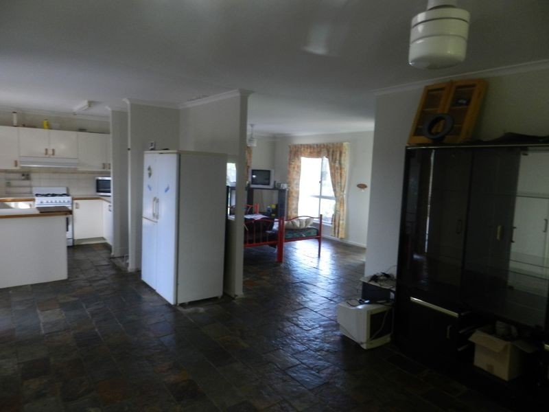 17 Topaz Crescent, Lockyer Waters QLD 4311