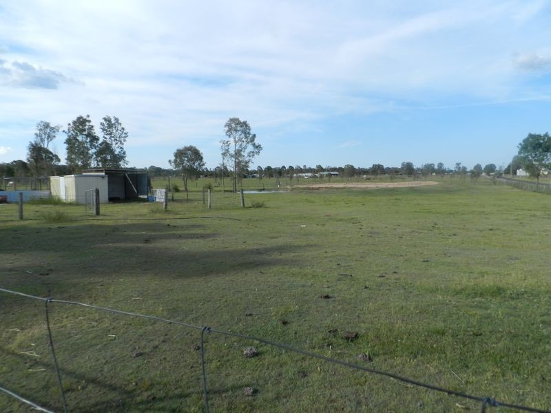 17 Topaz Crescent, Lockyer Waters QLD 4311